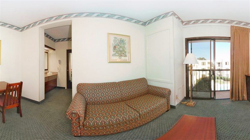 โฟร์ พอยต์ บาย เชอราตัน ราเลจ์ นอร์ท Hotel ราลลี ภายนอก รูปภาพ